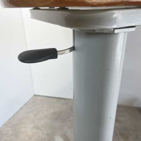 Table de lit à hauteur réglable par vérin - Produit reconditionné par Recycl'Aides 34