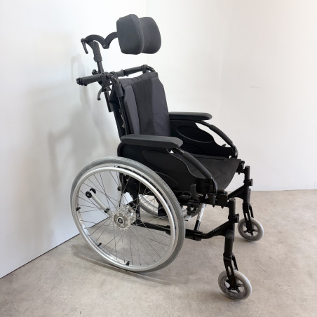 Fauteuil roulant manuel Action 4NG avec freins à tambour - Reconditionné chez Recycl'Aides 34