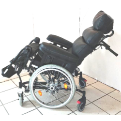 Fauteuil roulant manuel confort Weekly de la marque Rupiani recycl'aide recyclaide recycl aide recycle aide